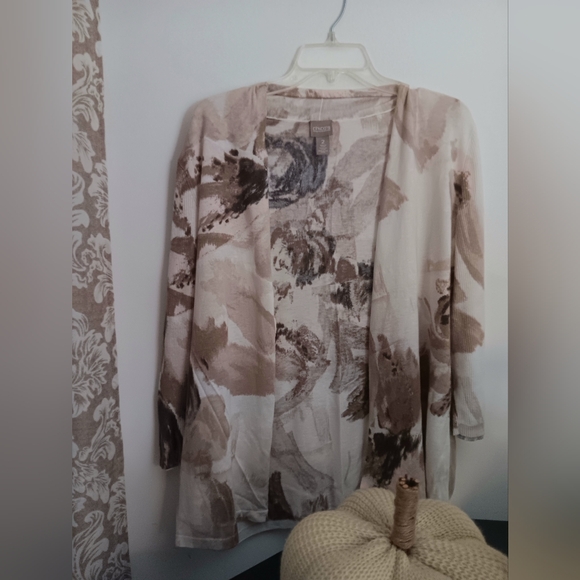 CHICOS CARDIGAN SIZE 2. - Picture 6 of 8